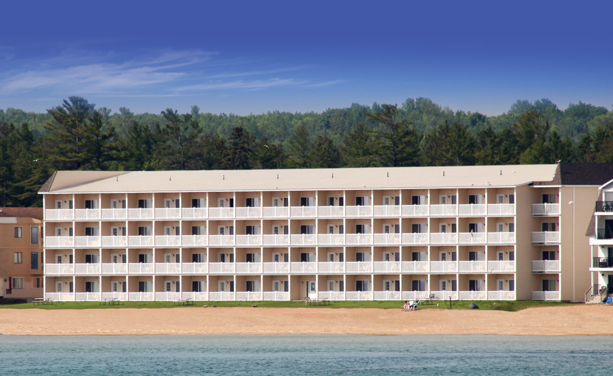 Mackinaw Beach & Bay Inn & Suites of Mackinaw City