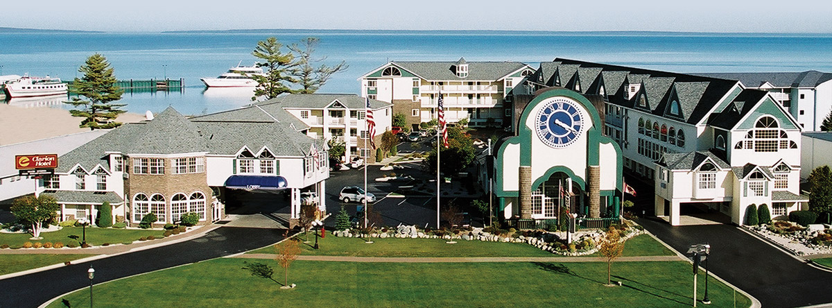 Clarion Hotel Beachfront of Mackinaw City