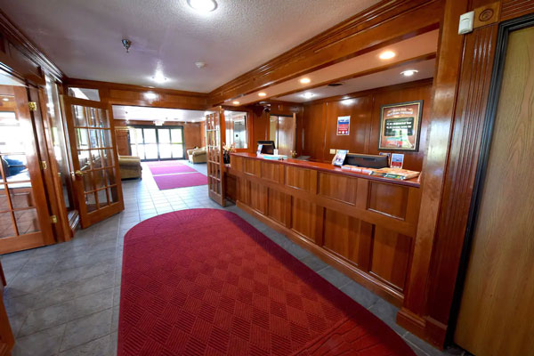 Bayside Hotel of Mackinac Lobby