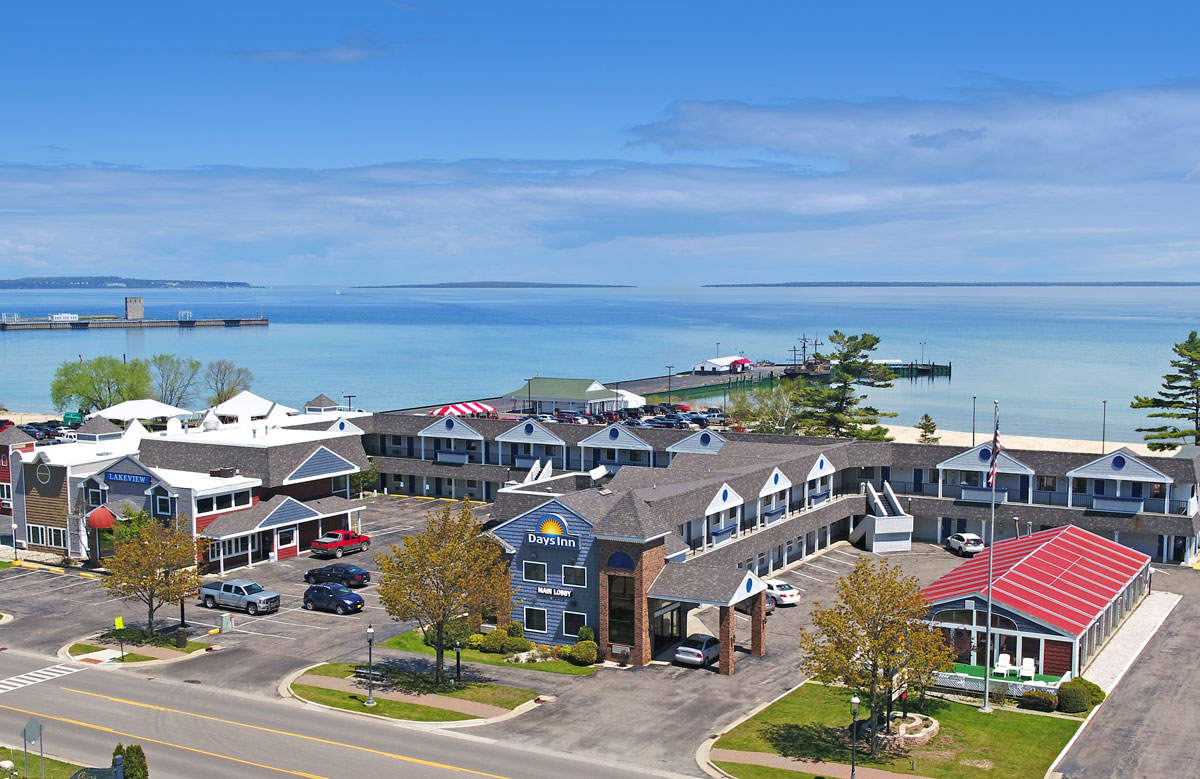 Days Inn Lakeview of Mackinaw City