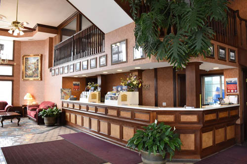 Hamilton Inn Select Front Desk