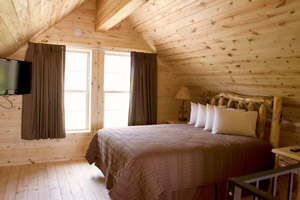 Mackinac Loft Cabins Master & Loft Bedroom
