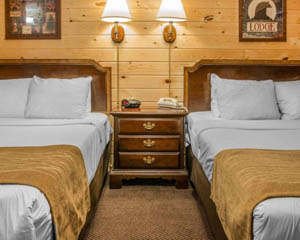 Mackinac Lodge Double Queen