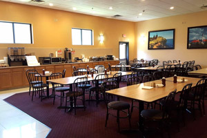 Mackinaw Beach & Bay Breakfast Room