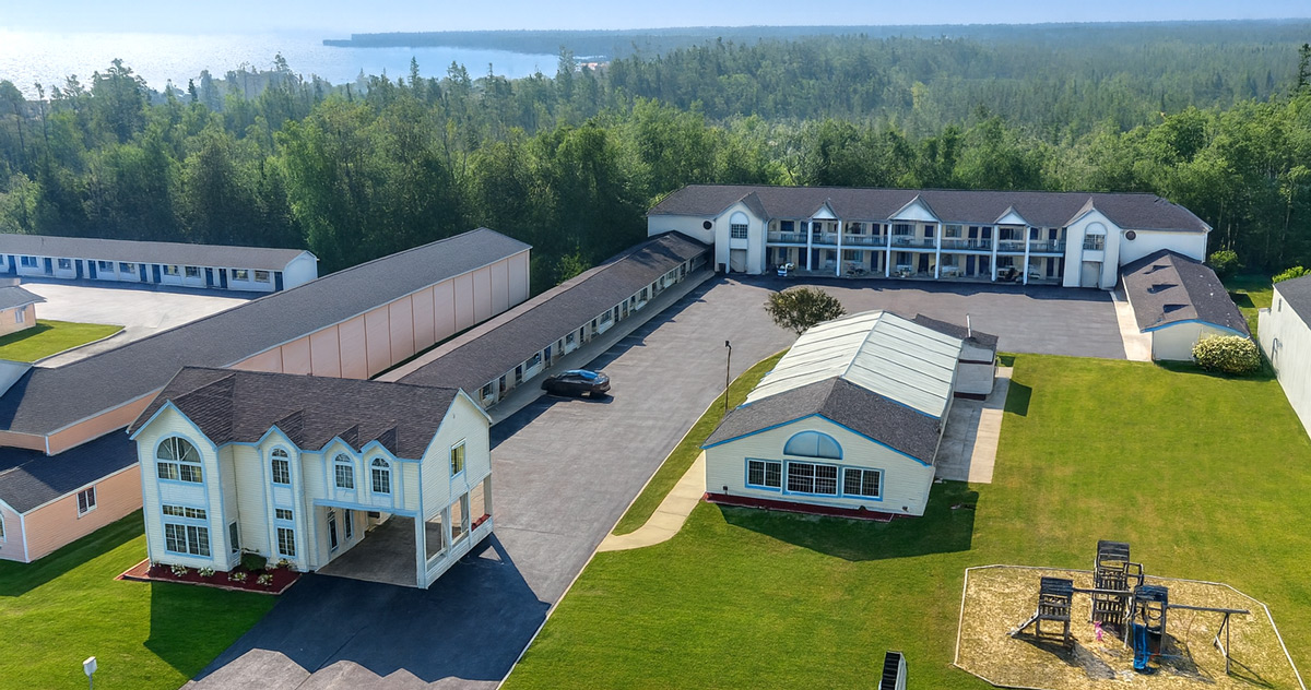Thunderbird Inn of Mackinaw City