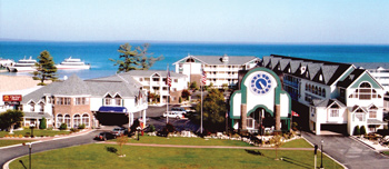 Clarion Hotel Beachfront Mackinaw City Hotel
